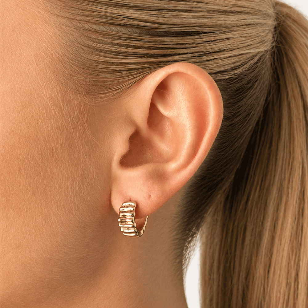 Ribbed Huggie Hoops